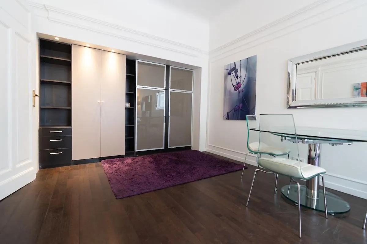 Appartement Champs Elysees Paris